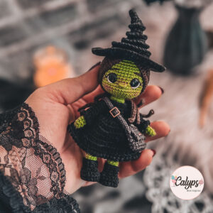 Elphaba pocket size version | Crochet PDF pattern